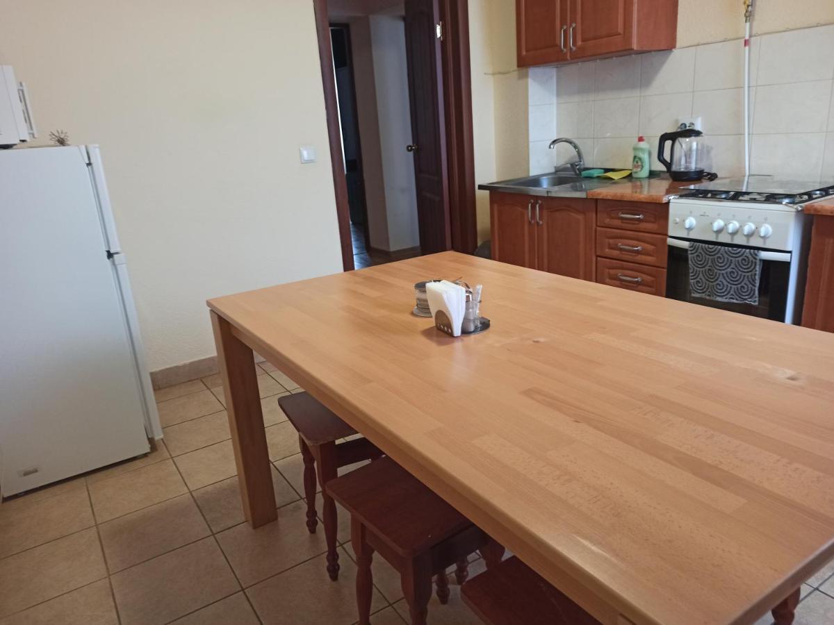Vip Apartments In The Centre Мукачево Екстер'єр фото