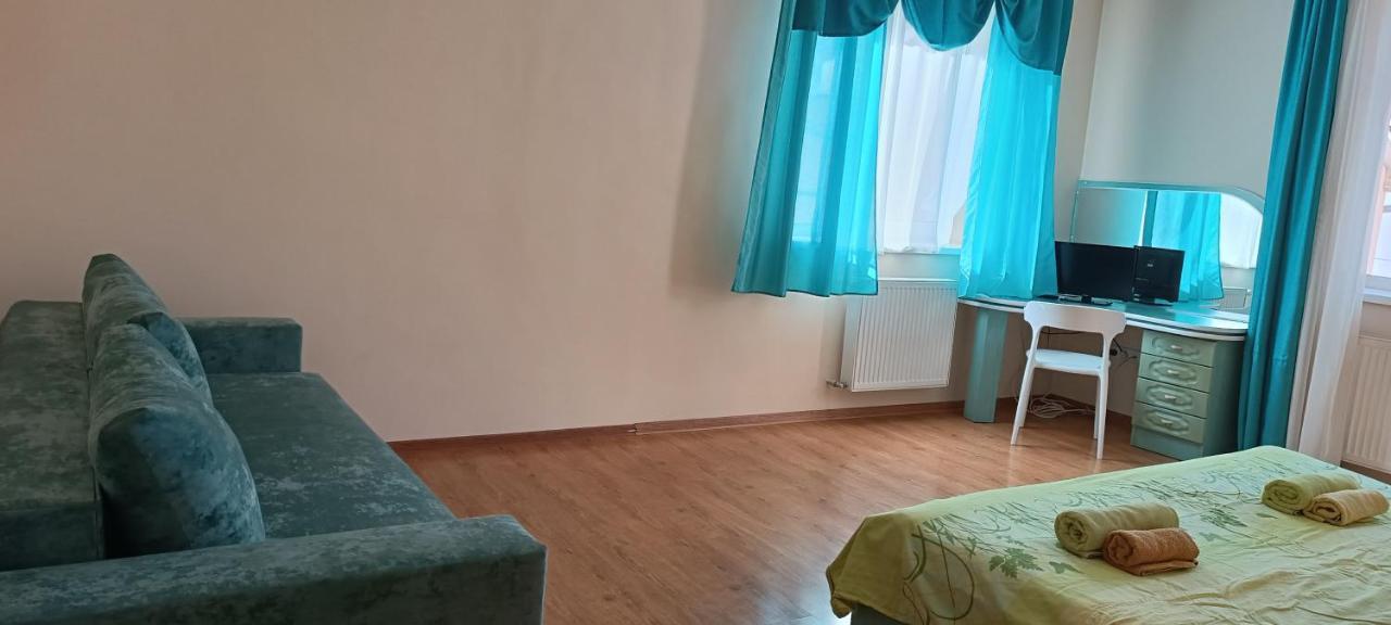 Vip Apartments In The Centre Мукачево Екстер'єр фото