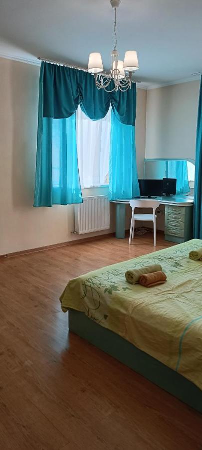 Vip Apartments In The Centre Мукачево Екстер'єр фото