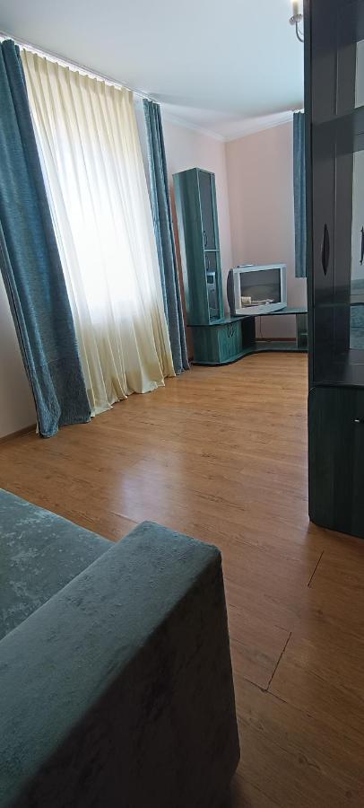 Vip Apartments In The Centre Мукачево Екстер'єр фото
